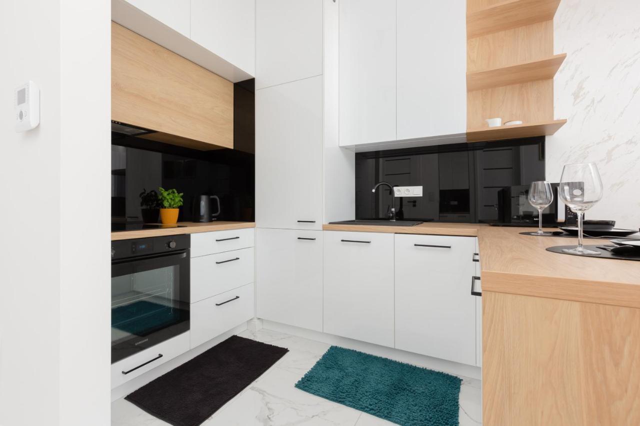 Warsaw Kotsisa Apartments With Parking By Noclegi Renters Buitenkant foto