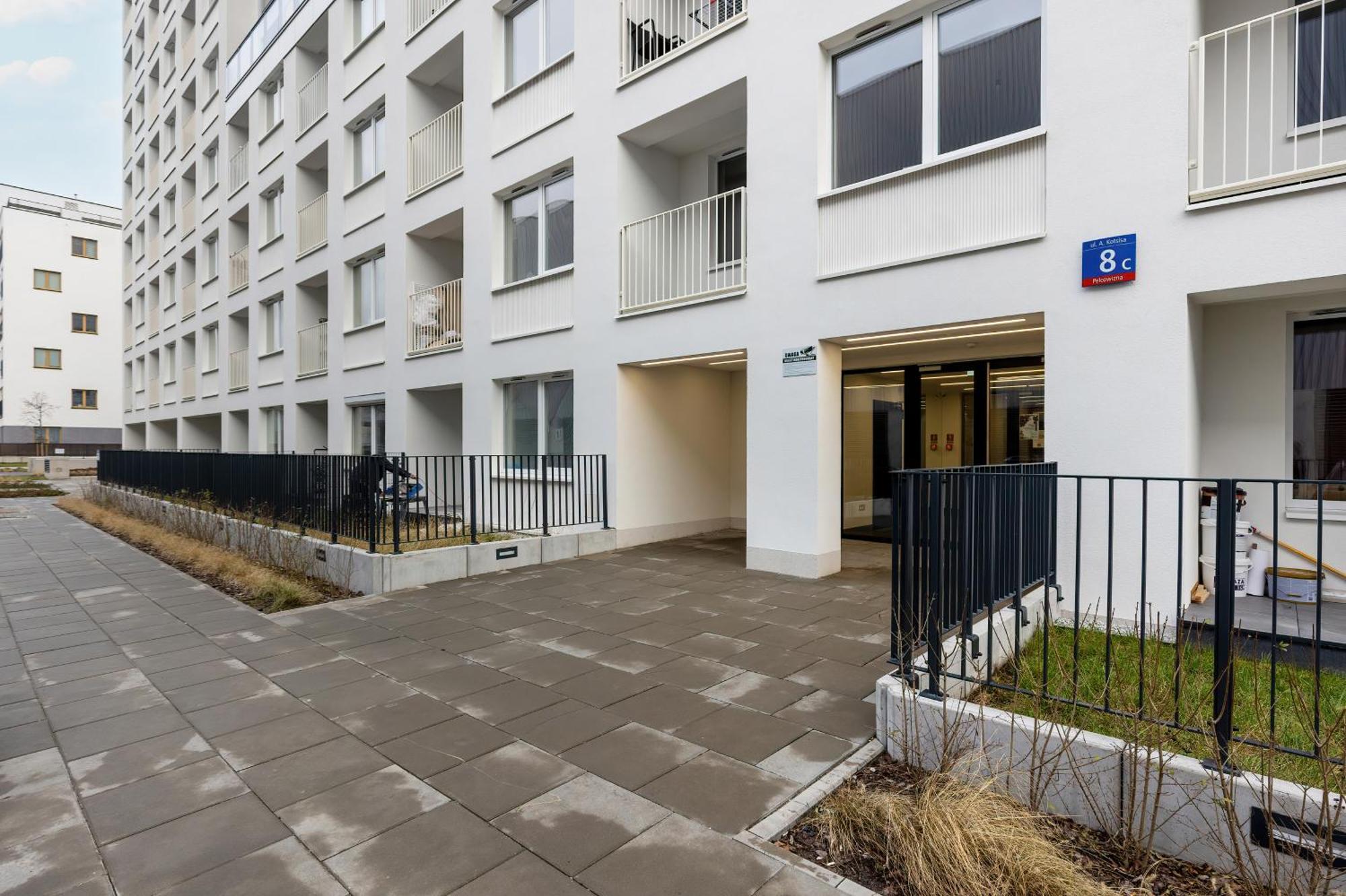 Warsaw Kotsisa Apartments With Parking By Noclegi Renters Buitenkant foto